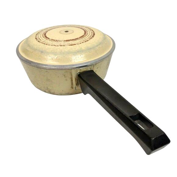 Vintage Club Aluminum Sauce Pan & Lid Pot Beige Tan Almond Brown Stripe 1 QT - Picture 3 of 6